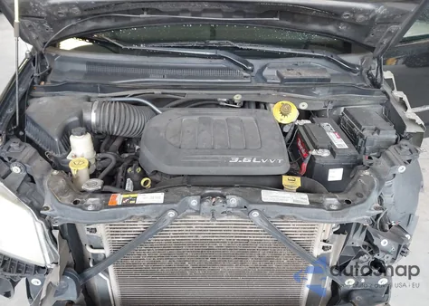 2013 Chrysler Town & Country Touring z USA, uszkodzony, nr VIN 2C4RC1BG7DR751641